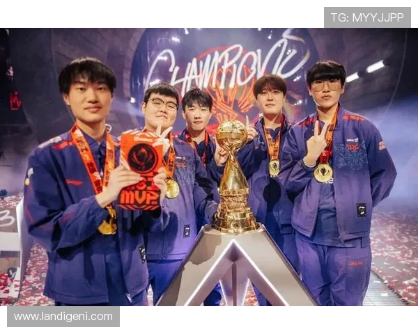 JDG战队的蜕变之旅：从挑战者到巅峰的英雄联盟传奇