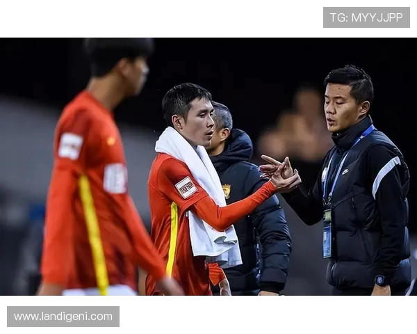 广州羽毛球队在城市联赛中以75分稳居积分榜首位展现强劲实力