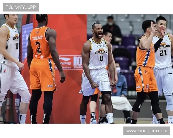 成都飞盘队在滑板精英赛中以57分稳居积分榜首位