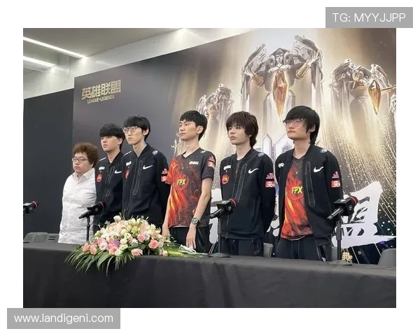 深入解析FPX战队的防守策略与战术布局 深入解析FPX战队的防守策略与战术布局