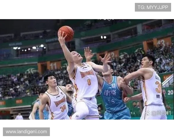 赛后复盘：北京飞盘队与杭州飞盘队的速度对决分析与战术探讨