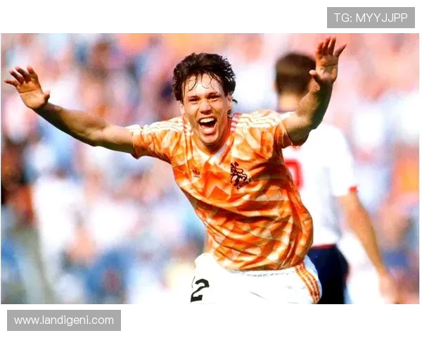 马尔科范巴斯滕传奇生涯回顾从绿茵天才到足球艺术象征 马尔科范巴斯滕传奇生涯回顾从绿茵天才到足球艺术象征