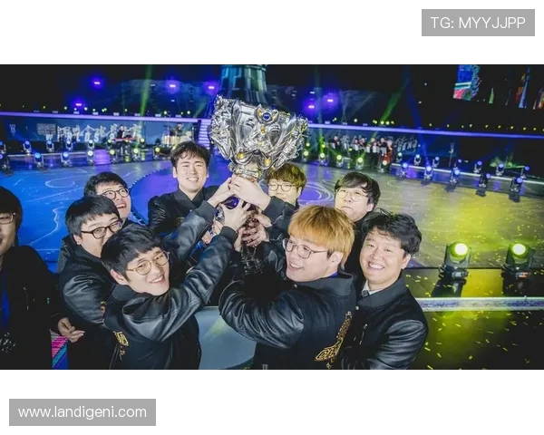 LCK电竞直播全景解析巅峰对决见证韩服最强战队荣耀时刻 LCK电竞直播全景解析巅峰对决见证韩服最强战队荣耀时刻