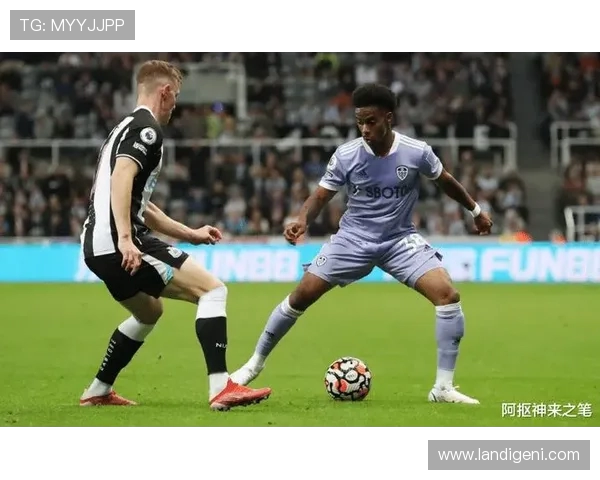 利兹联主场迎战女王队期待激烈对抗与精彩进球的较量 利兹联主场迎战女王队期待激烈对抗与精彩进球的较量