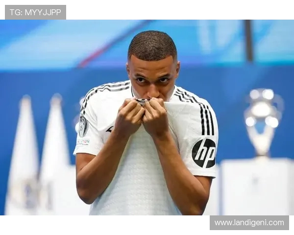 姆巴佩在赛场上的传奇表现与未来发展潜力的深度分析